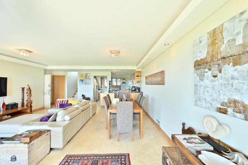 To Let 3 Bedroom Property for Rent in Dolphin Beach Western Cape